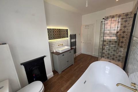 2 bedroom terraced house to rent, Ferriby Terrace, Nottingham, Nottinghamshire, NG2