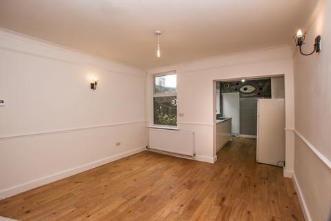 2 bedroom end of terrace house to rent, Monument Street, Peterborough PE1