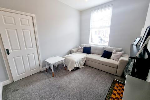 2 bedroom terraced house to rent, Windleshaw Road, Dentons Green, WA10