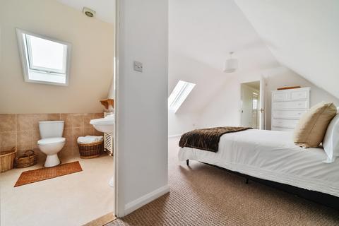 4 bedroom link detached house for sale, Upper Rodmersham, Rodmersham, Sittingbourne, Kent, ME9