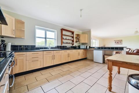 4 bedroom detached house for sale, Upper Rodmersham, Rodmersham, Sittingbourne, Kent, ME9