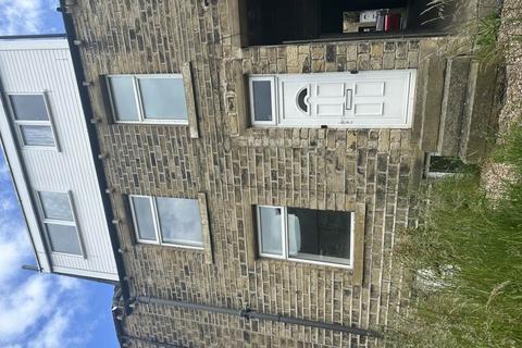 3 bedroom terraced house to rent, Blackhouse Road, Fartown, Huddersfield, West Yorkshire, HD2