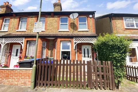 2 bedroom end of terrace house to rent, Woking