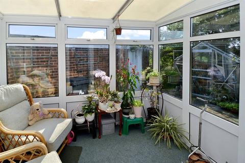 8 Avondale Close, Whitstable, CT5 3QA