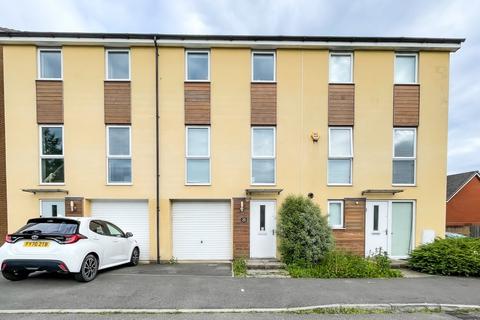 3 bedroom terraced house to rent, Over Drive, Patchway, South Gloucestershire, BS34