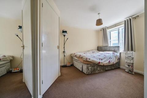 2 bedroom apartment to rent, London Road,  Newbury,  RG14