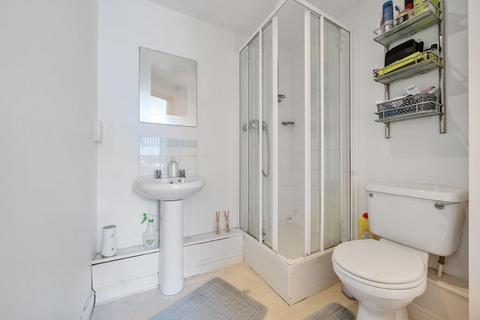2 bedroom apartment to rent, London Road,  Newbury,  RG14