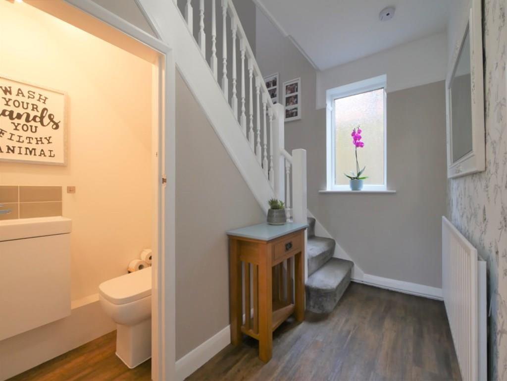 HALLWAY &amp; CLOAKROOM
