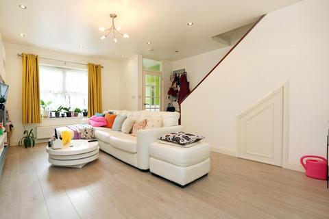 2 bedroom terraced house to rent, Oak Hill Crescent, Surbiton KT6