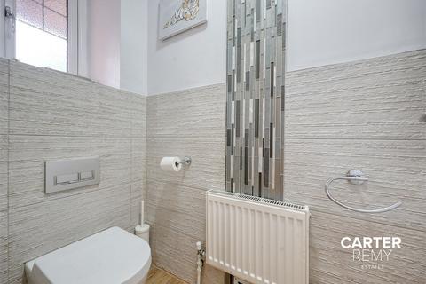 30 Button Road, Grays, RM17 5HE