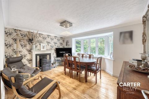 30 Button Road, Grays, RM17 5HE