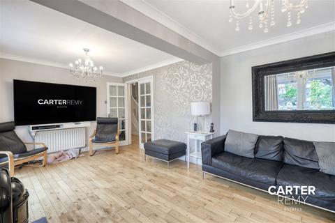 30 Button Road, Grays, RM17 5HE