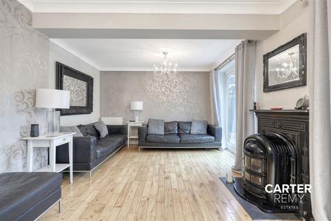 30 Button Road, Grays, RM17 5HE