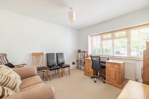 5 Riverside, Wraysbury, Staines, TW19 5JN