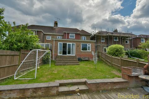39 Barrack Road, Bexhill-on-sea, TN40 2AT