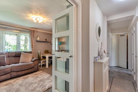 2 bedroom flat for sale, The Knares, Basildon, Essex