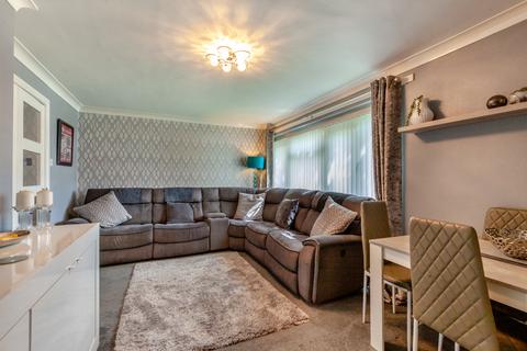 2 bedroom flat for sale, The Knares, Basildon, Essex