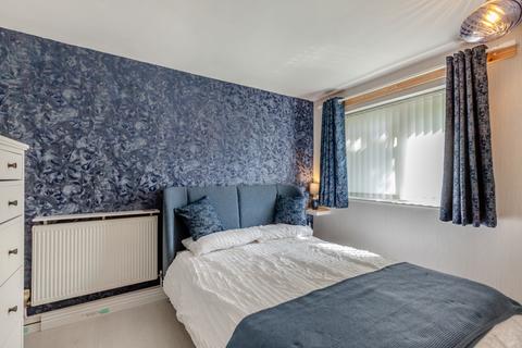 2 bedroom flat for sale, The Knares, Basildon, Essex