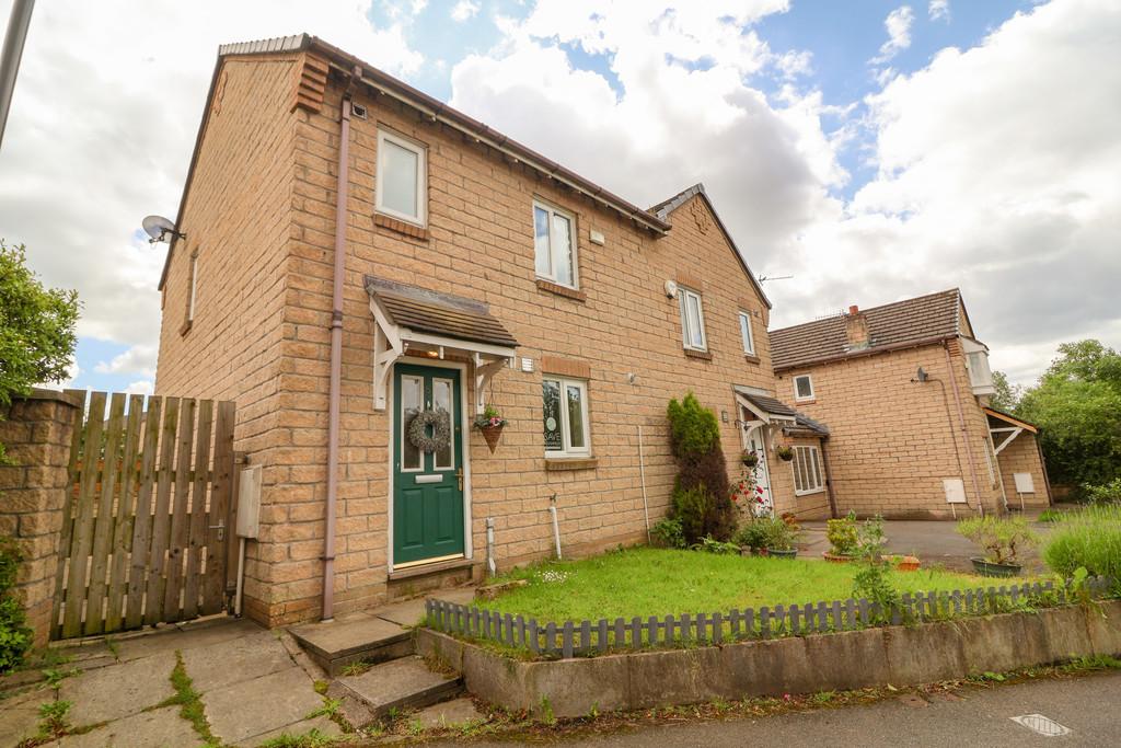 Vale House Drive, Glossop SK13 2 bed semidetached house for sale £