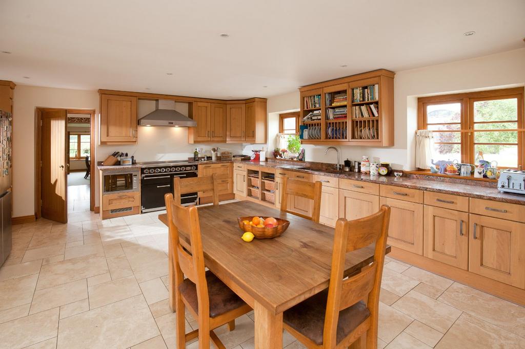 Kitchen/B'fast Room