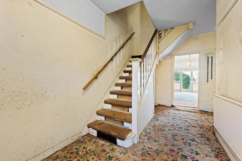 16 Buckingham Way, Wallington, SM6 9LT