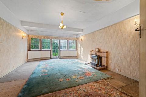 16 Buckingham Way, Wallington, SM6 9LT