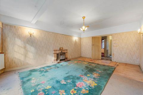 16 Buckingham Way, Wallington, SM6 9LT