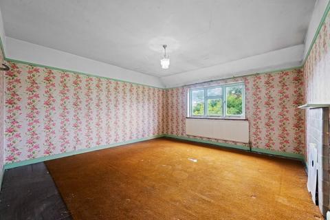 16 Buckingham Way, Wallington, SM6 9LT