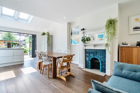 15 Brookside, Carshalton, SM5 3BW