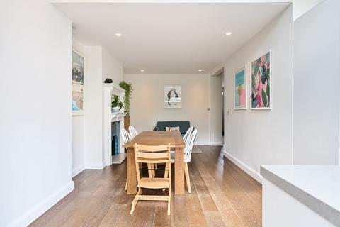 15 Brookside, Carshalton, SM5 3BW