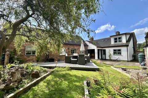 5 bedroom detached house to rent, Old Smithy, Bletchley, Market Drayton