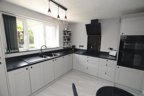 4 bedroom detached house for sale, Arundel Close, Randlay, Telford, TF3 2LX