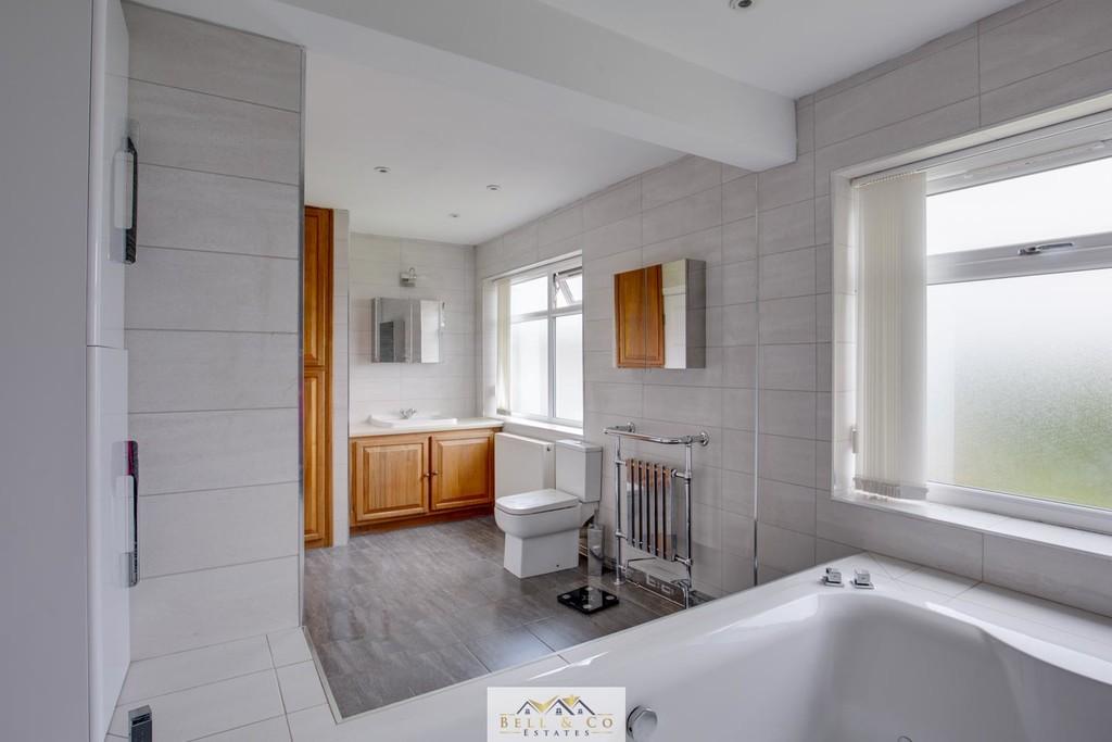 Bathroom 1.2