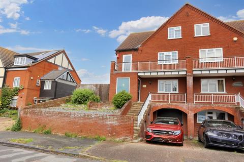 4 bedroom semi-detached house for sale, Bacton Road, Suffolk IP11
