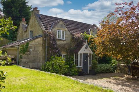 3 bedroom detached house for sale - Beech Road, Box Hill SN13