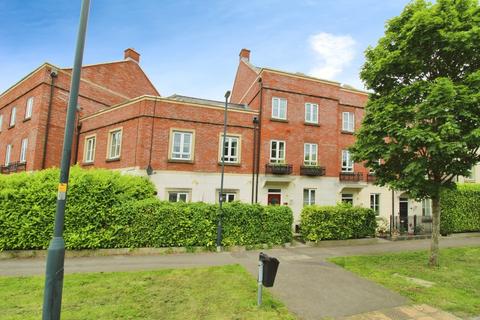 4 bedroom townhouse for sale, Eastbury Way, Redhouse