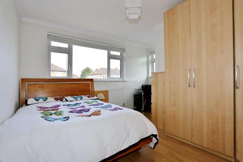 2 bedroom maisonette to rent, Standard Road, BEXLEYHEATH, Kent, DA6