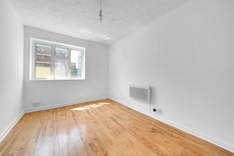 3 bedroom apartment to rent, Zion House, Jubilee Street, E1