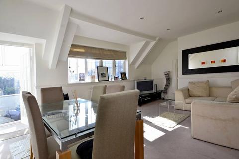 2 bedroom flat to rent, Netherhall Gardens, Hampstead, London, NW3