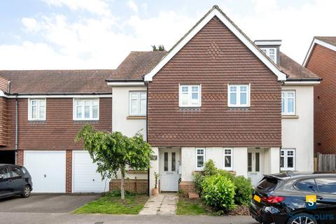 6 Sime Close, Guildford, GU3 3ED