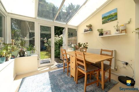 6 Sime Close, Guildford, GU3 3ED