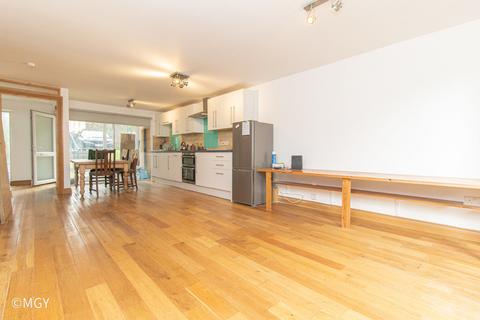 4 bedroom terraced house to rent, The Grange, Llandaff, Cardiff