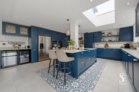 Eliash Goring Road, Woodcote, Reading, RG8 0QE