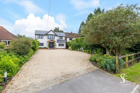 Eliash Goring Road, Woodcote, Reading, RG8 0QE
