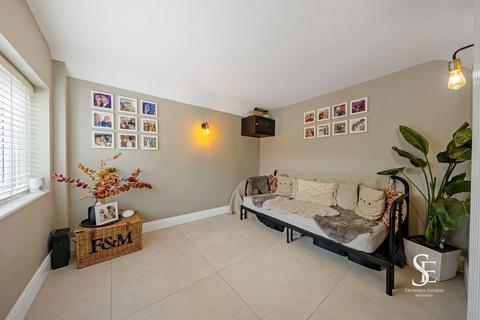 Eliash Goring Road, Woodcote, Reading, RG8 0QE