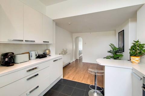 2 bedroom house to rent, Tamworth Lane, Mitcham, CR4