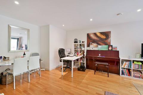 2 bedroom flat to rent, Chartfield Avenue, Putney, London, SW15