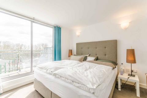 2 bedroom maisonette to rent, Piano Lane, Islington, London, N16