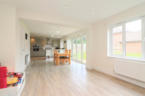 4 bedroom detached house for sale, Hopton Close, Amington