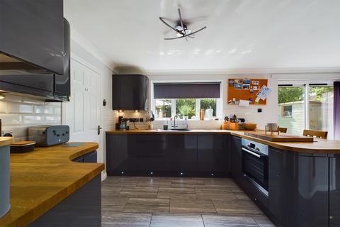 15 Tunnicliffe Way, Uttoxeter, ST14 5NP